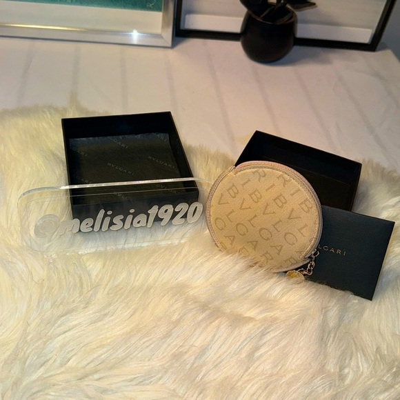 Pre ownedBVLGARI cream taupe Leather trim cream canvas Round MAMMET Coin Purse